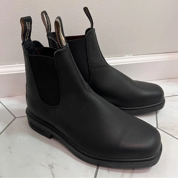 New Blundstone 063 Black Chelsea Dress Boot Size 8.5 Women's - Picture 2 of 13